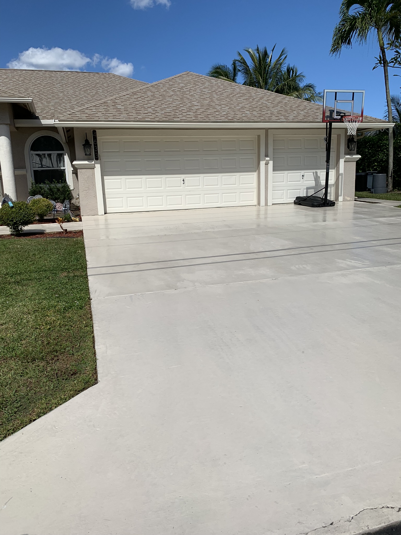Driveway and Patio Cleaning in Boynton Beach, FL Image